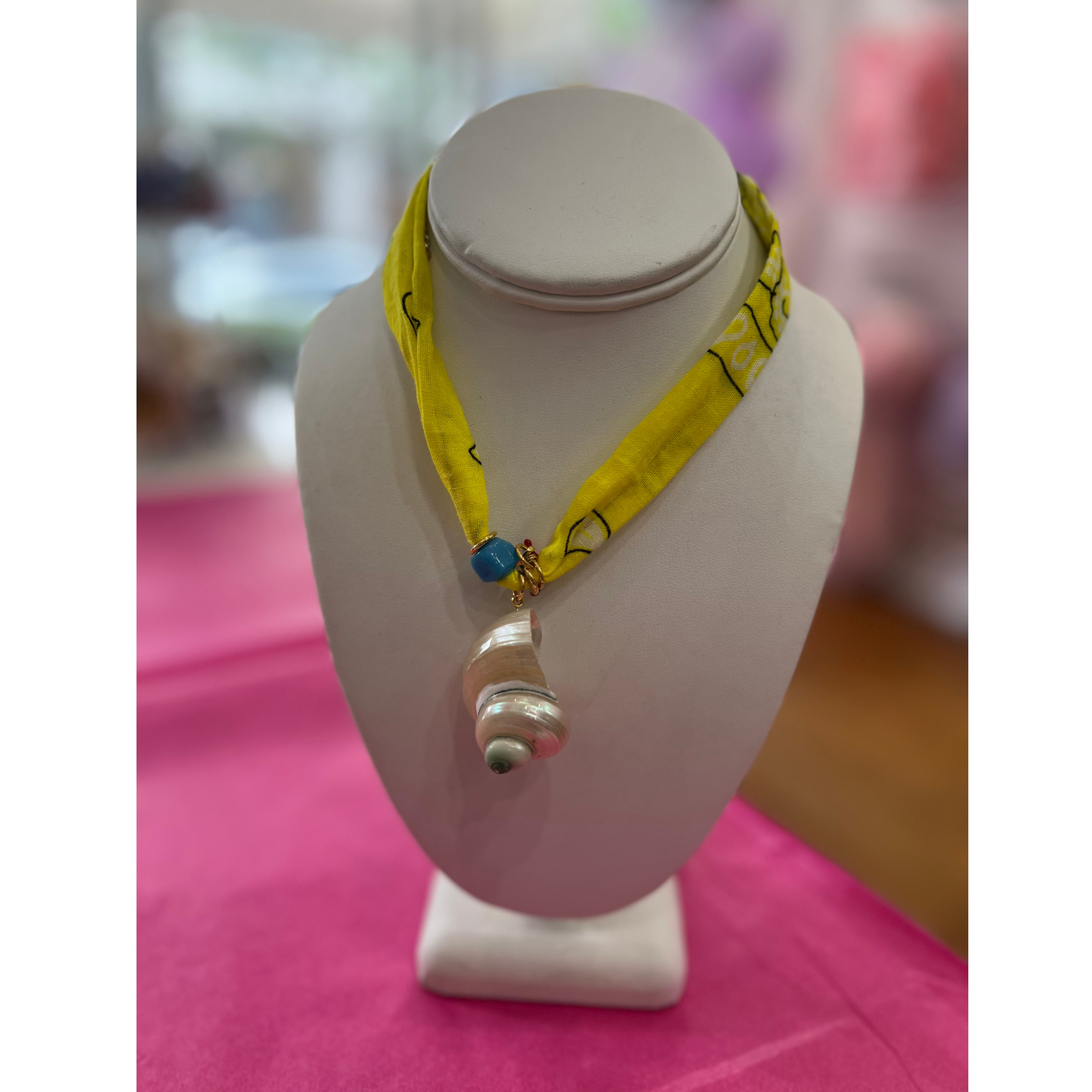 Yellow bandana necklace w. beads