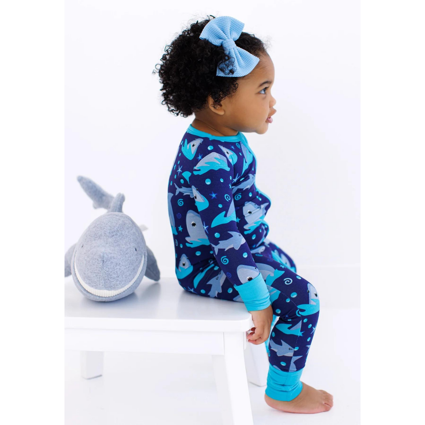 Gavin conv. romper - sharks in water