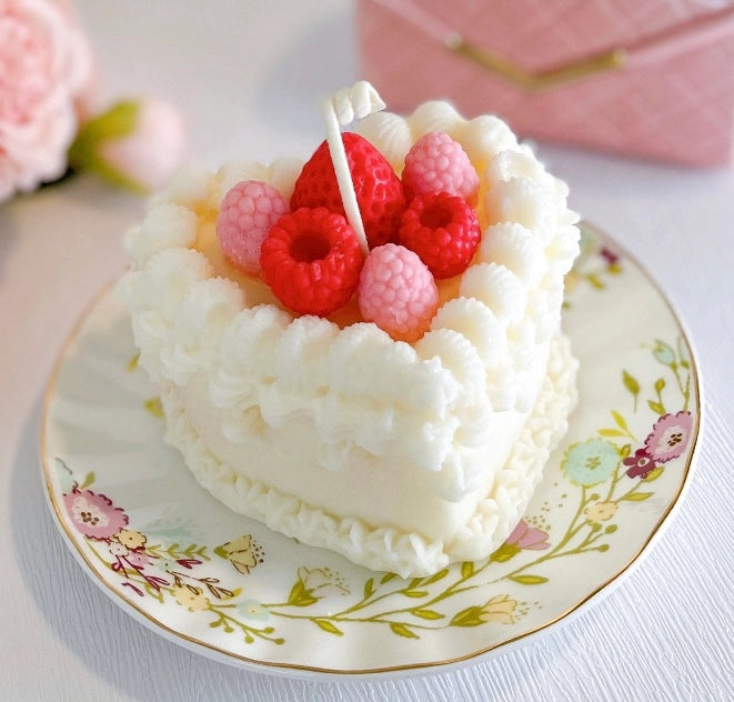 Pink berries cake candle