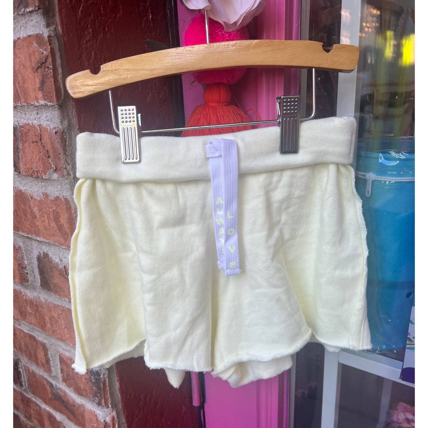 Shorts - yellow pastel