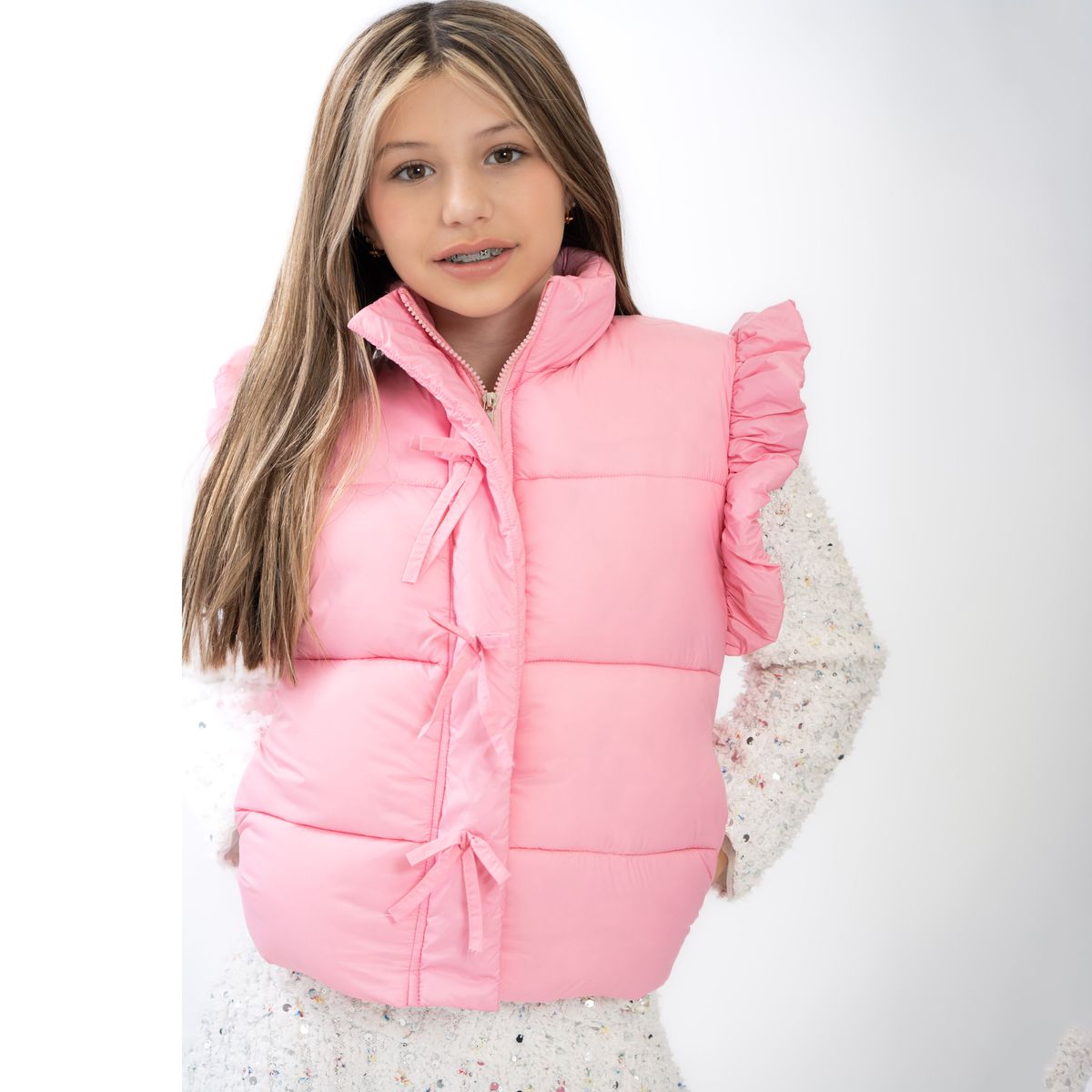 Ruffle puffer vest w. bows - pink