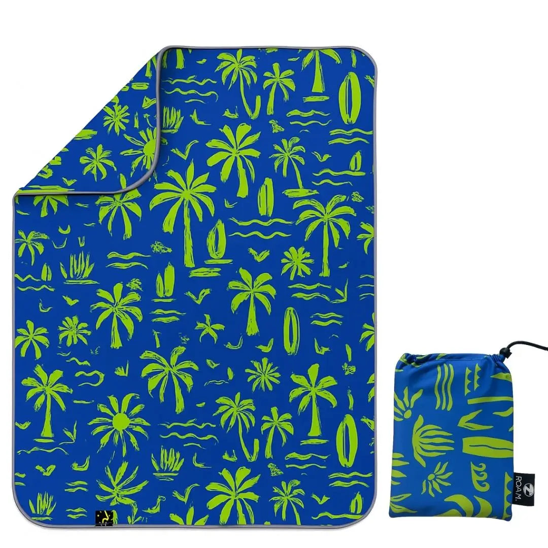 UPF 50+ beach towel w. hood - surf and sun