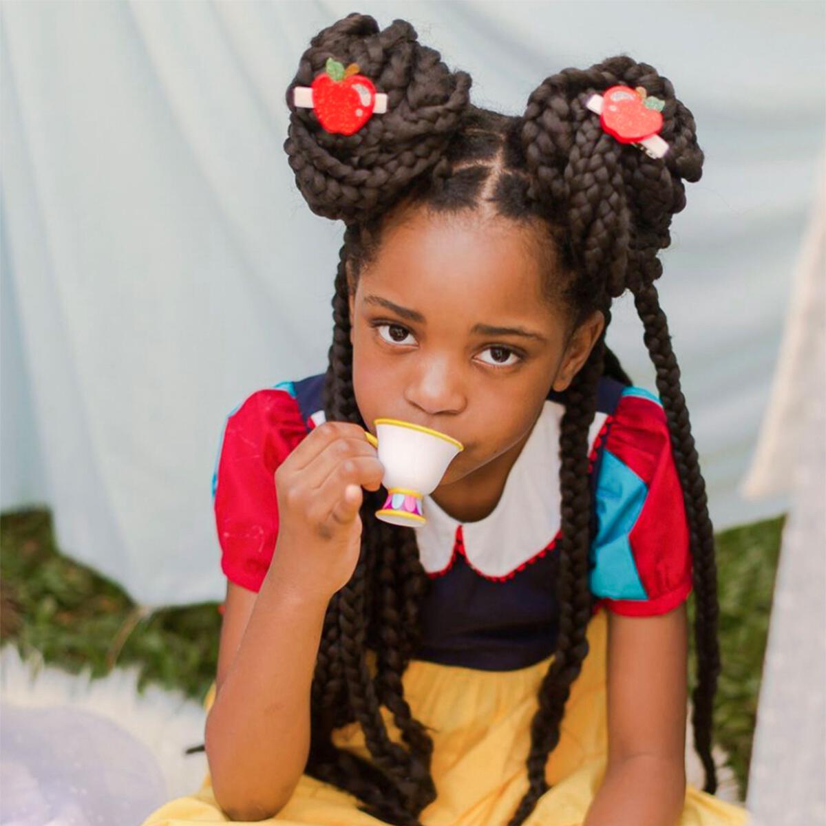 Apple glitter red alligator clips