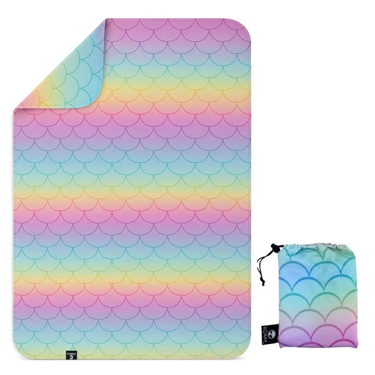 UPF 50+ beach towel w. hood - mermaid scales