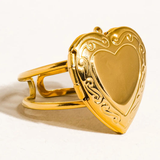 Sefina - locket heart ring