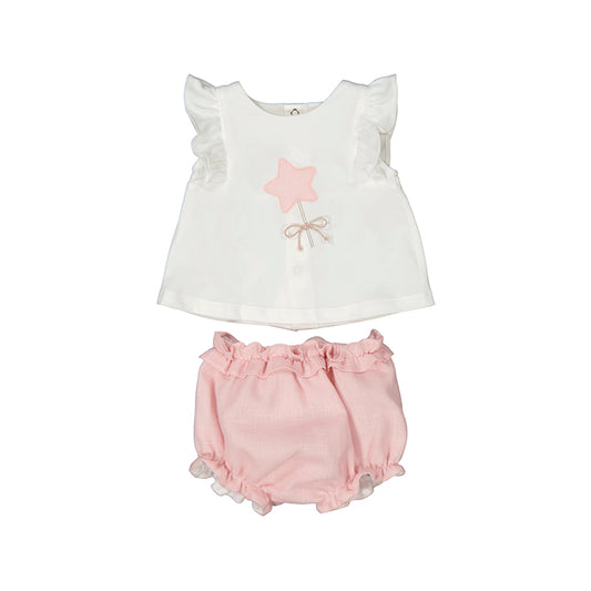 White shirt w. star & rose shorts